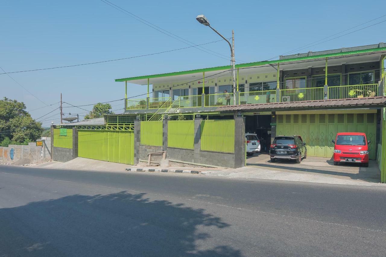 Reddoorz Syariah Near Museum Wisma Karya Subang Exterior foto